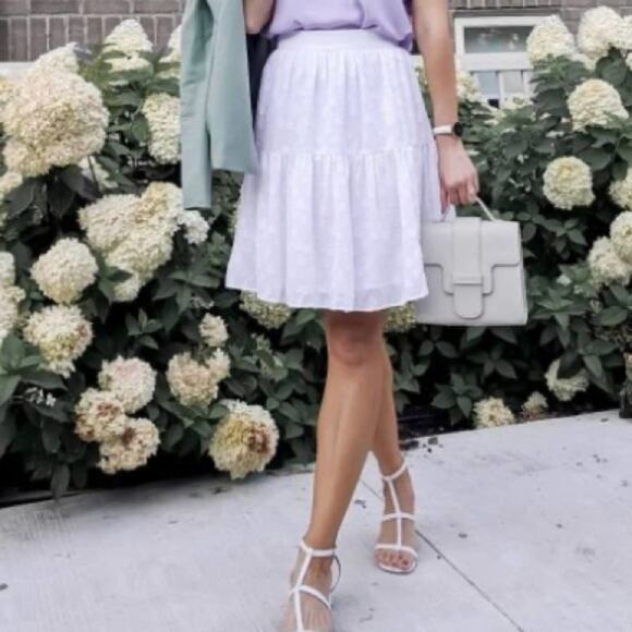 Ann Taylor White Flower Clip Full Skirt - Picture 7 of 10